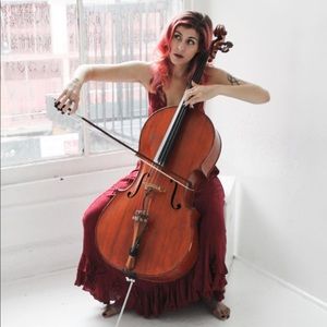 Meet your Posher, Elisa